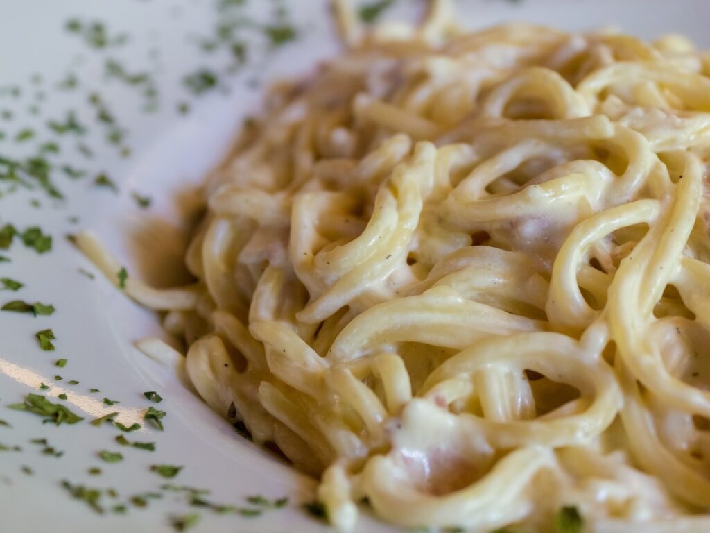 Quelle recette de sauce à la crème et aux oignons sublimera vos plats ?